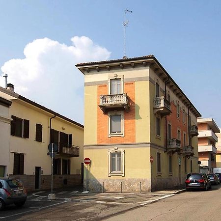Casa Luna - Appartamento Vicino Al Centro Novara Exterior photo